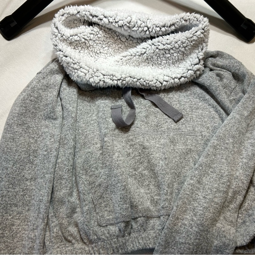 Super Soft Cropped Sweatshirt